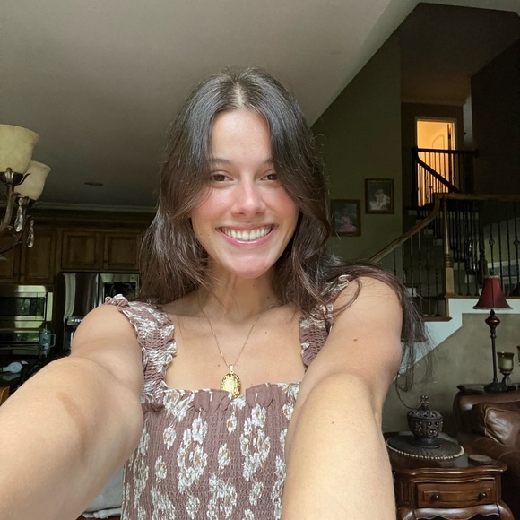 Meet your Posher, Sarah - Picture 1 of 1